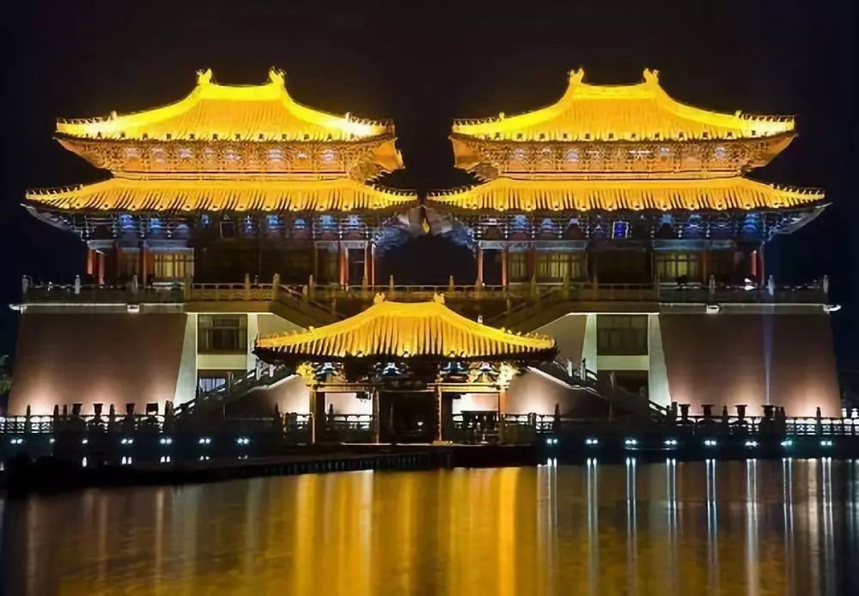 探索开封：八朝古都的历史韵味与现代旅游魅力